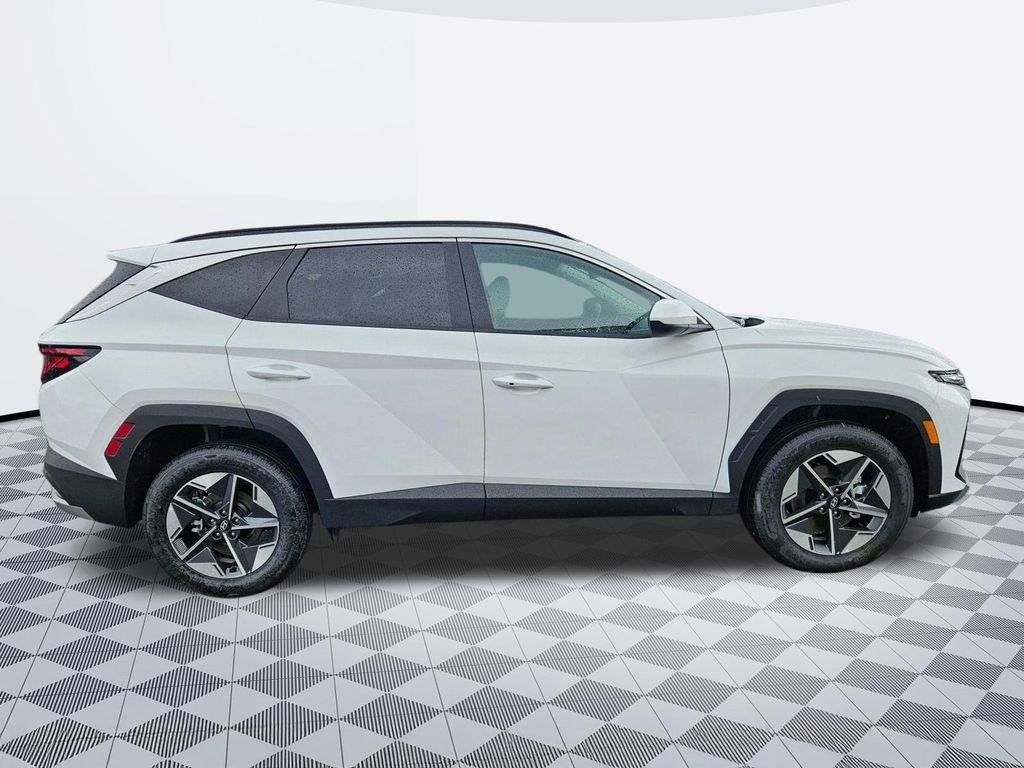 New 2026 White Hyundai SEL AWD image 7