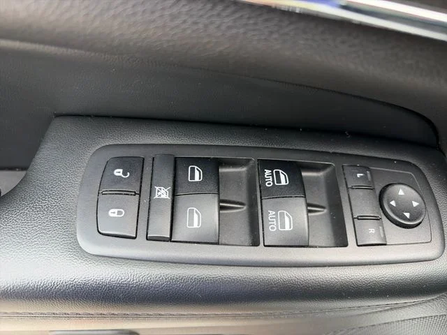 Used 2018 White Jeep Limited image 11