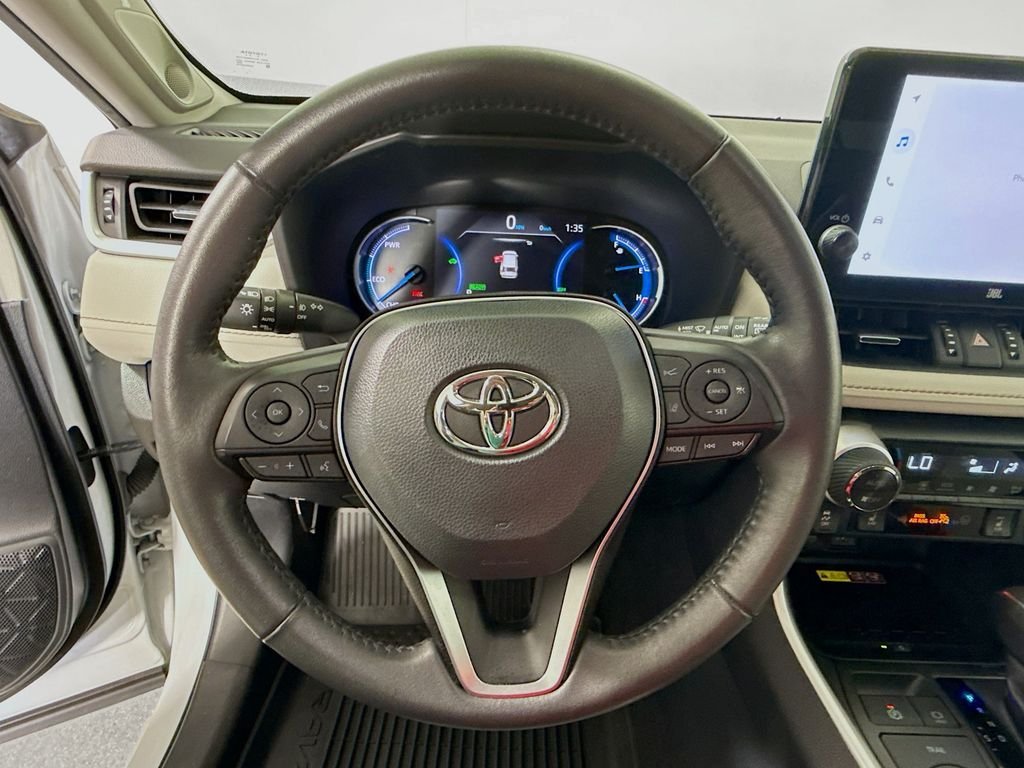 Used 2024 Wind Chill Pearl Toyota Hybrid XLE Premium image 12