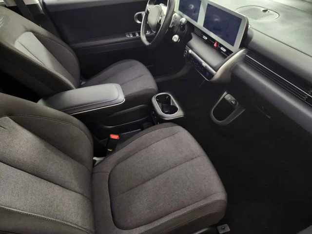 Used 2024 Gold Hyundai SEL image 14