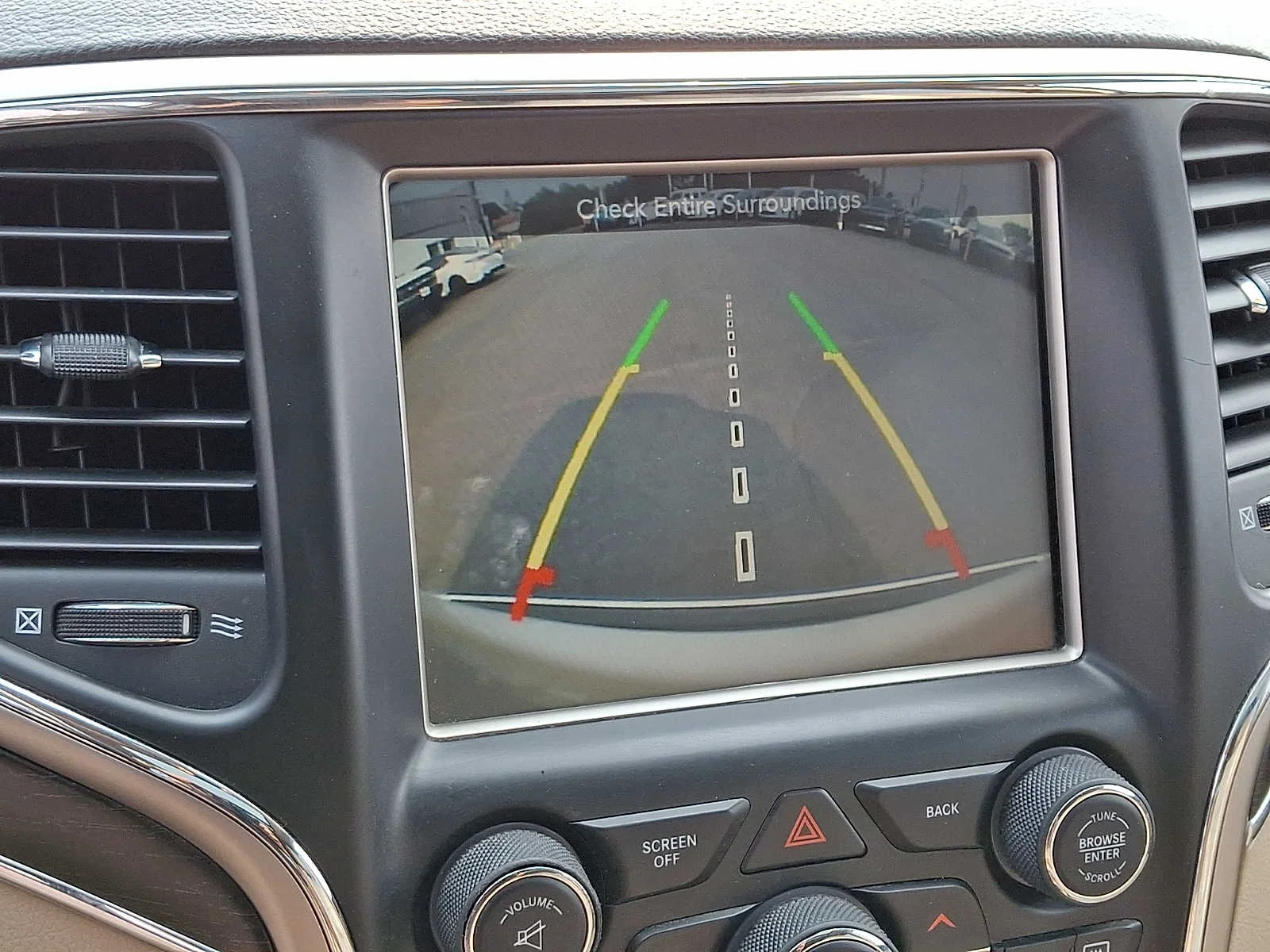 Used 2014 Cashmere Pearlcoat Jeep Limited image 18