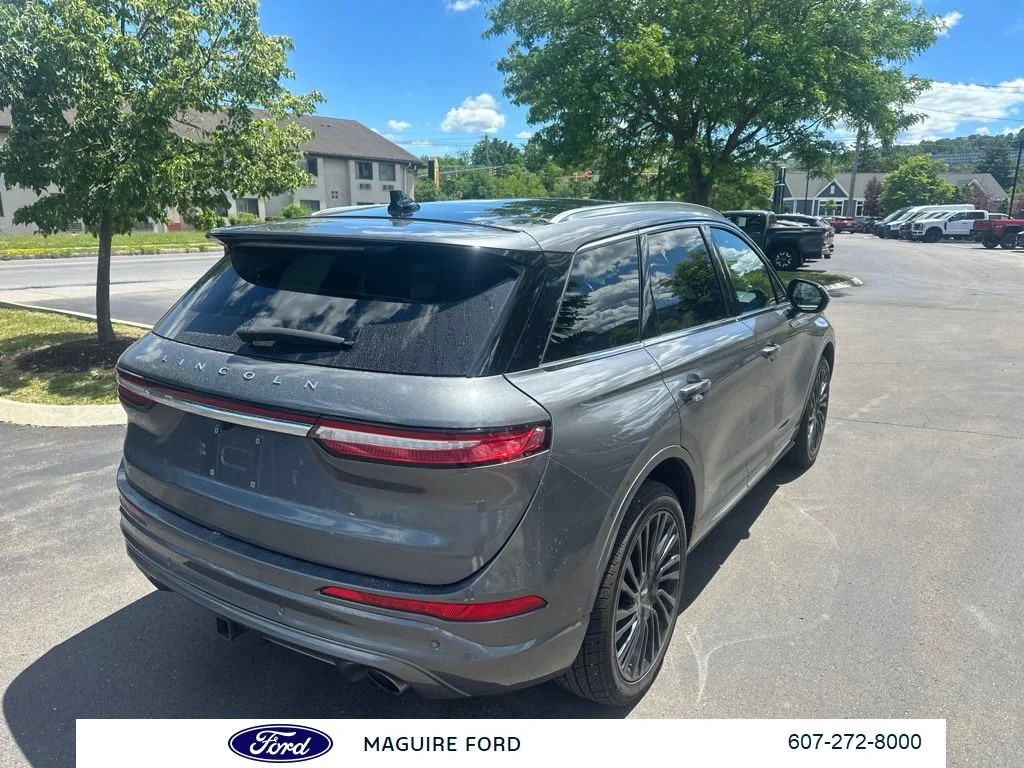 Used 2022 Gray Lincoln Reserve image 5