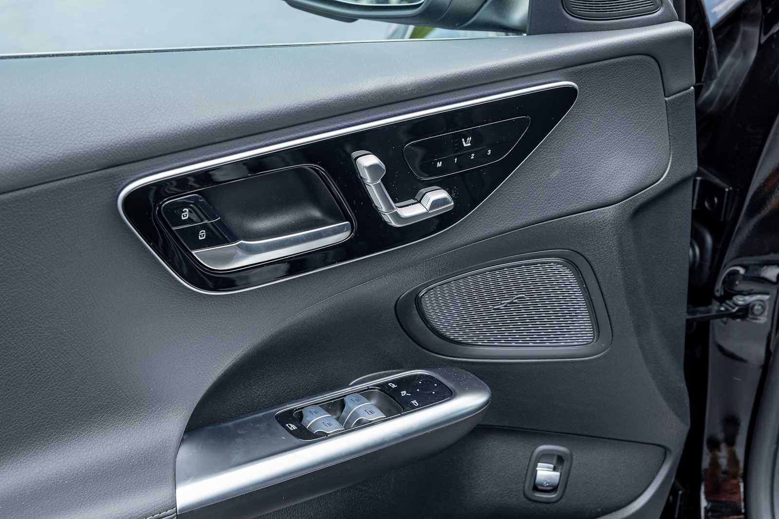 2025 Mercedes-Benz C-Class Sedan C 300 - Photo 9