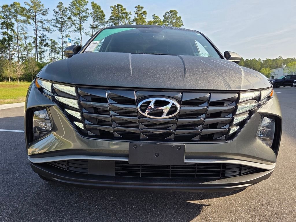 Used 2023 Gray Hyundai SE image 18