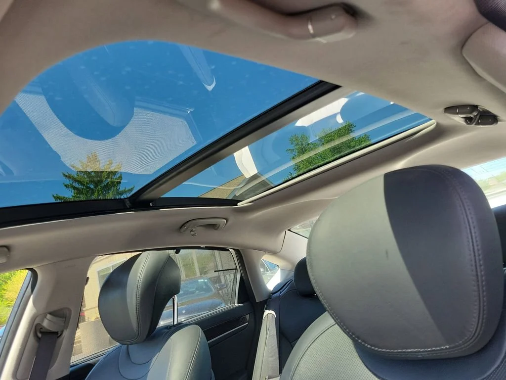 Used 2015 Black Hyundai 3.8 image 31