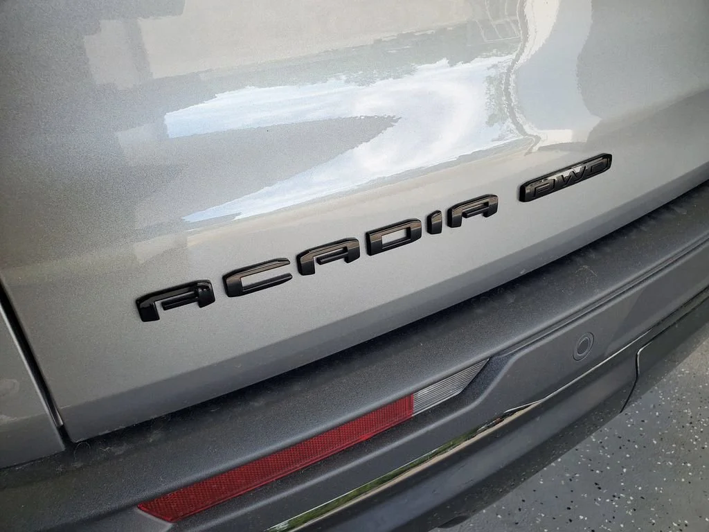New 2026 Sterling Metallic GMC Elevation image 31