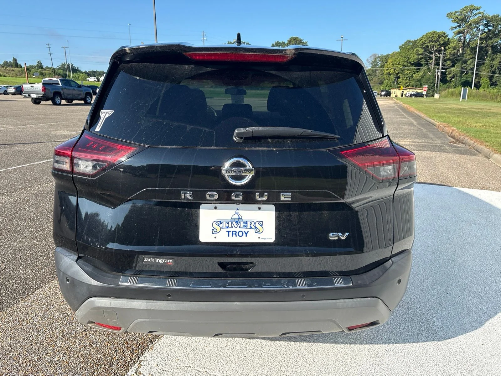 Used 2021 Black Nissan SV image 4