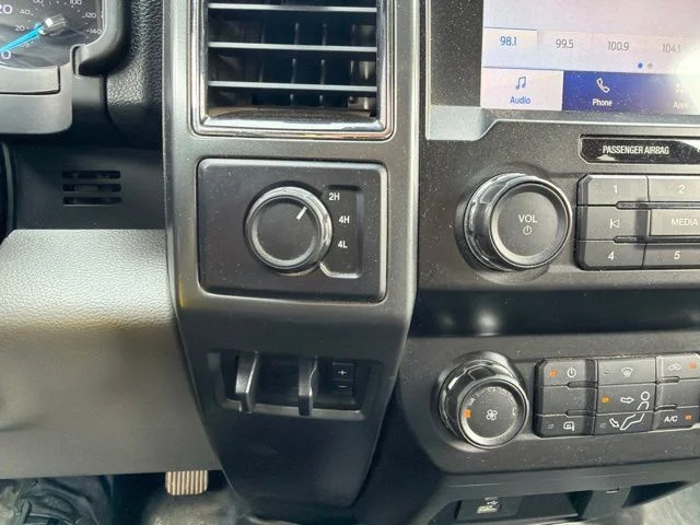 Used 2020 Black Ford XLT image 19