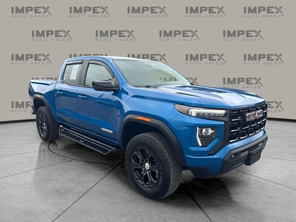 Used 2024 Blue GMC Elevation image 4