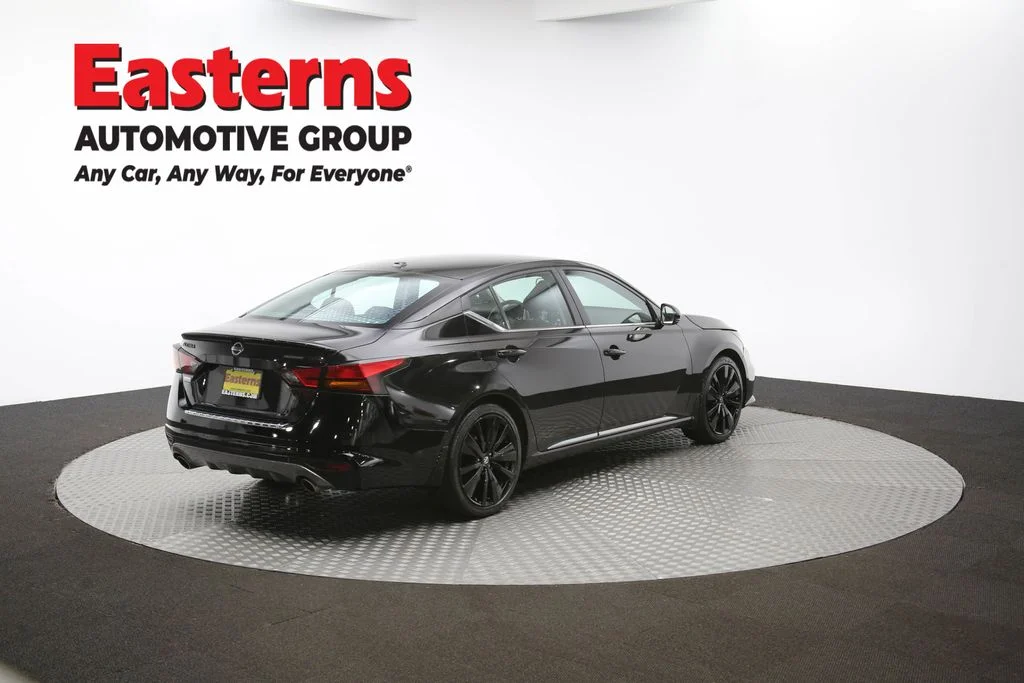 Used 2022 Black Nissan 2.5 SR image 38
