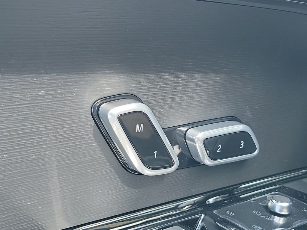 New 2026 Fuji White Land Rover Dynamic SE image 27