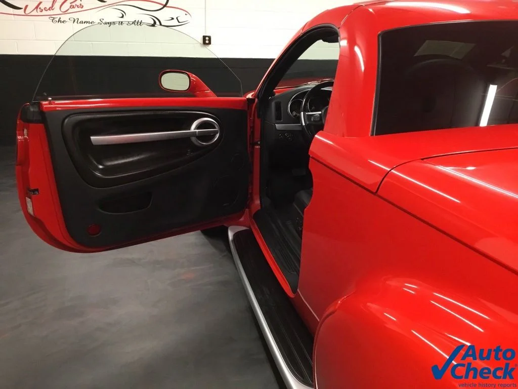 Used 2005 Red Chevrolet Base image 28