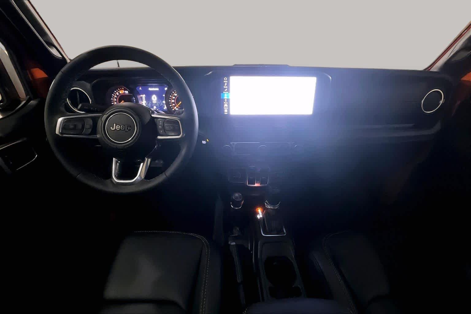 Used 2025 Joose Jeep Sahara image 14
