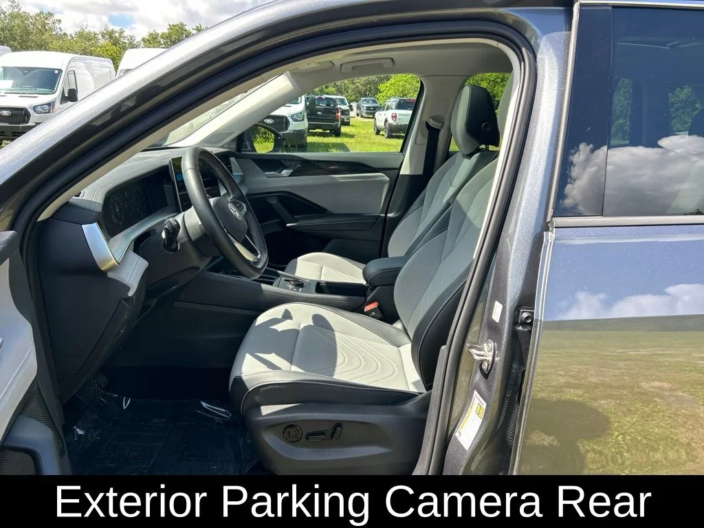 Used 2025 Platinum Gray Metallic Volkswagen 2.0T SE image 15