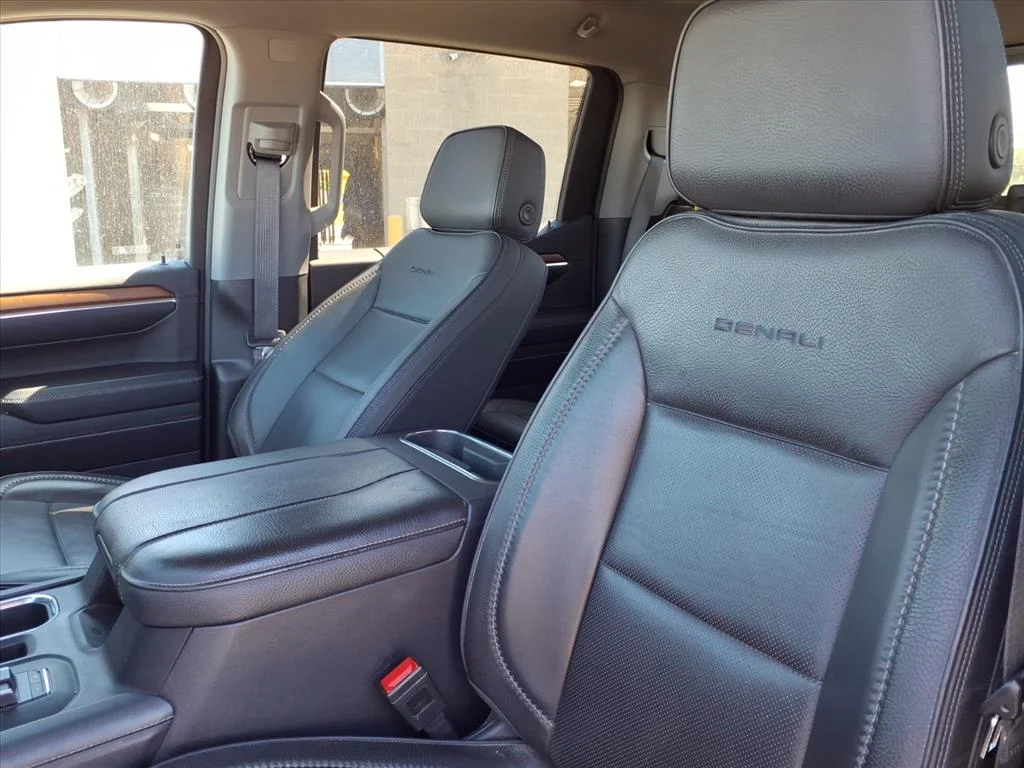 Used 2024 Black GMC Denali image 9