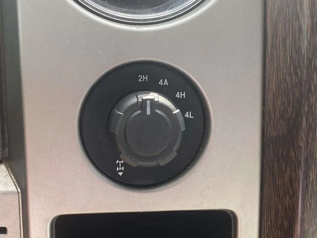 Used 2013 White Ford Lariat image 19