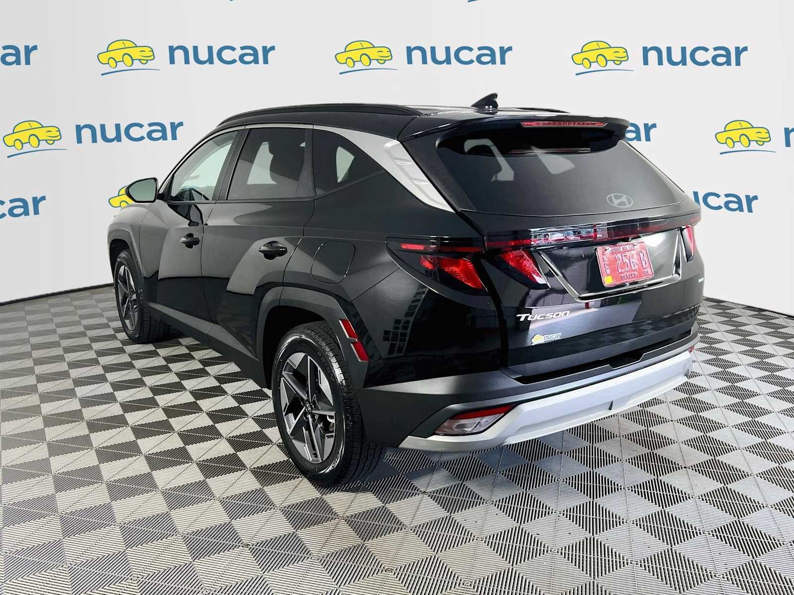 Certified Used 2025 Phantom Black Hyundai SEL image 5