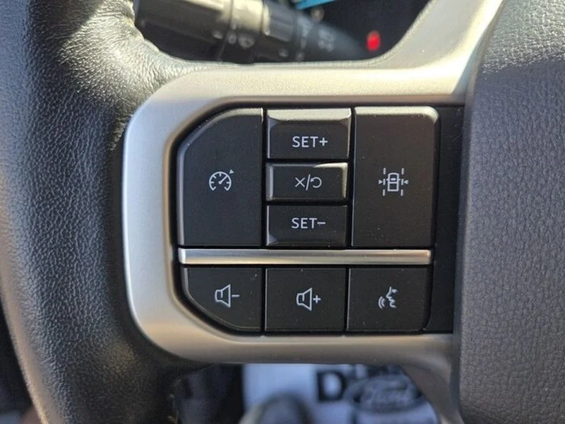 Used 2022 Oxford White Ford XLT image 26