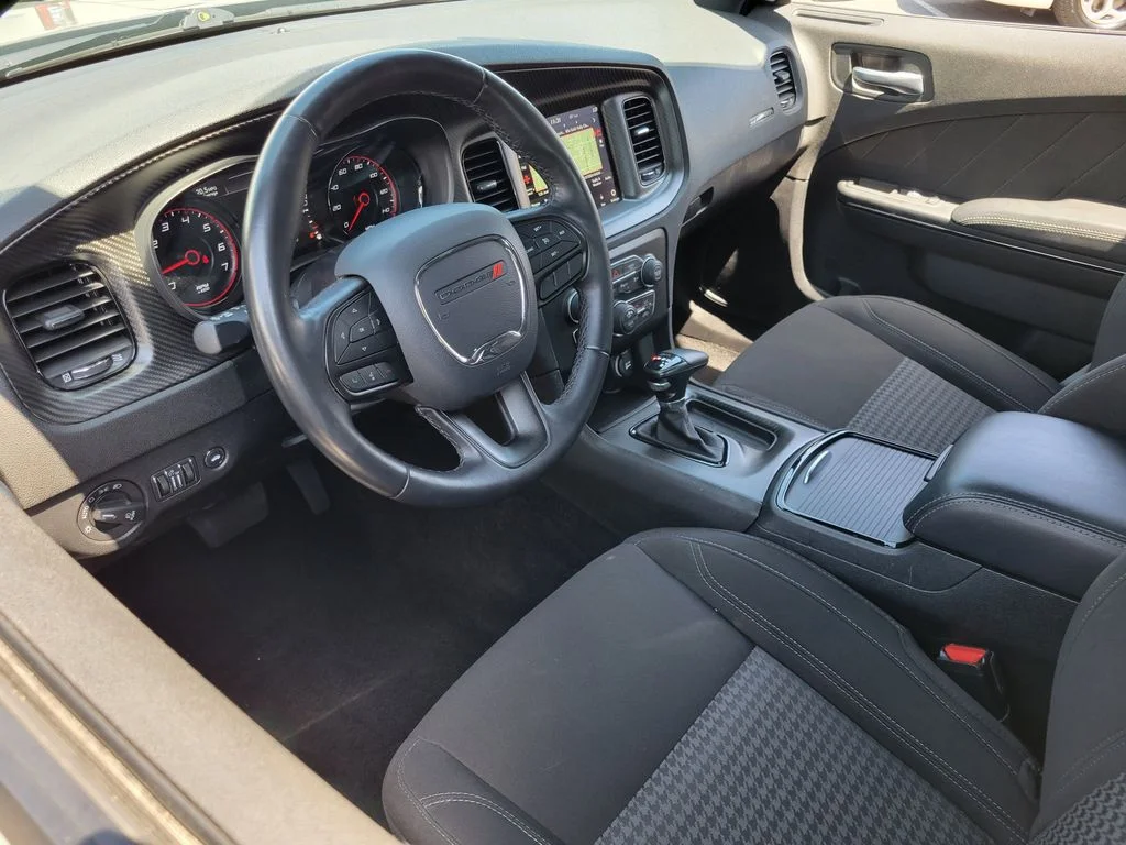 Used 2023 Gray Dodge SXT image 3