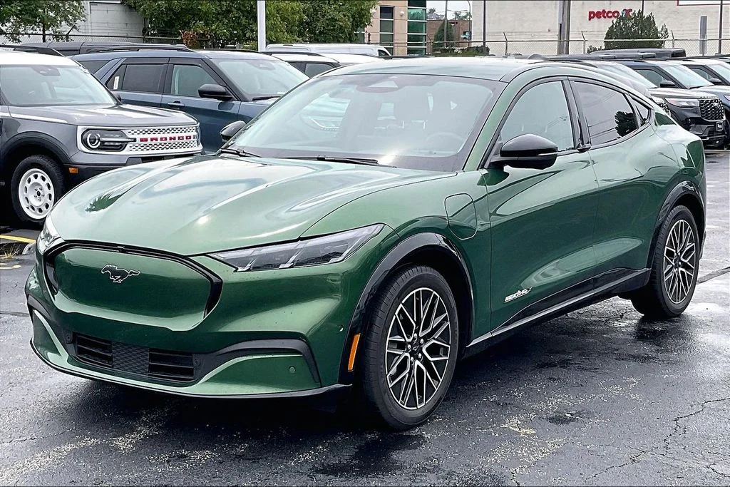 Used 2024 Green Ford Premium image 11