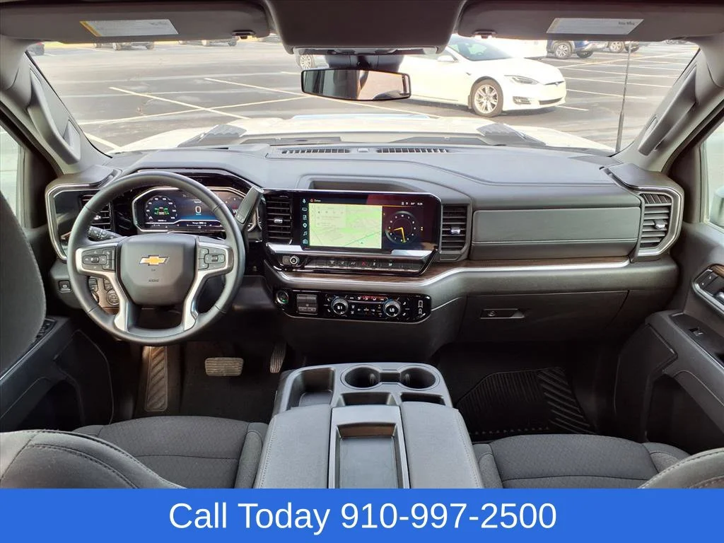 Used 2025 Summit White Chevrolet LT image 25