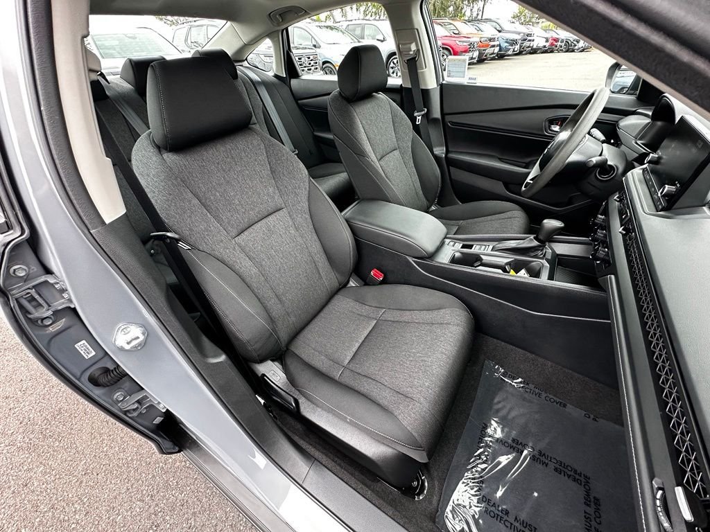 Used 2025 Gray Honda SE image 14