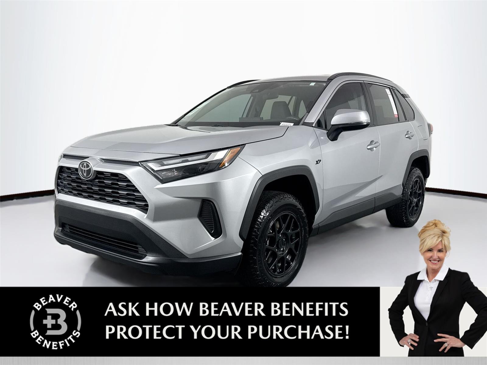Used 2022 Silver Sky Metallic Toyota XLE image 1