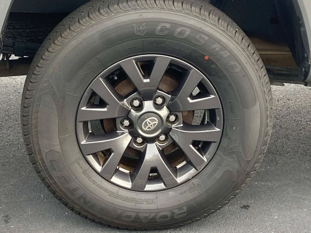 2022 Toyota Tacoma SR5 - Photo 9