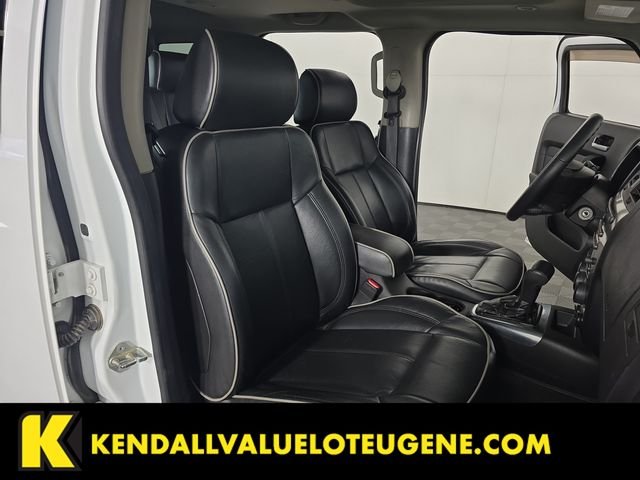 Used 2007 White Hummer Base image 29