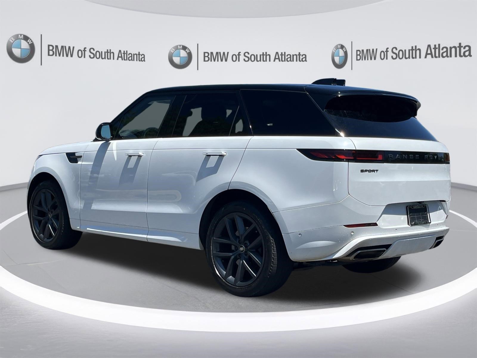 Used 2024 Fuji White Land Rover Dynamic SE image 21