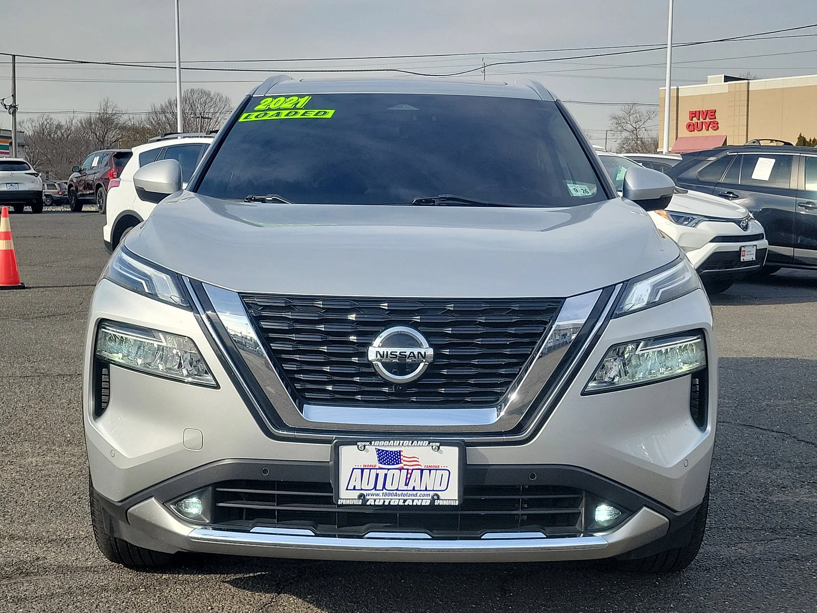 Used 2021 Brilliant Silver Metallic Nissan Platinum image 2