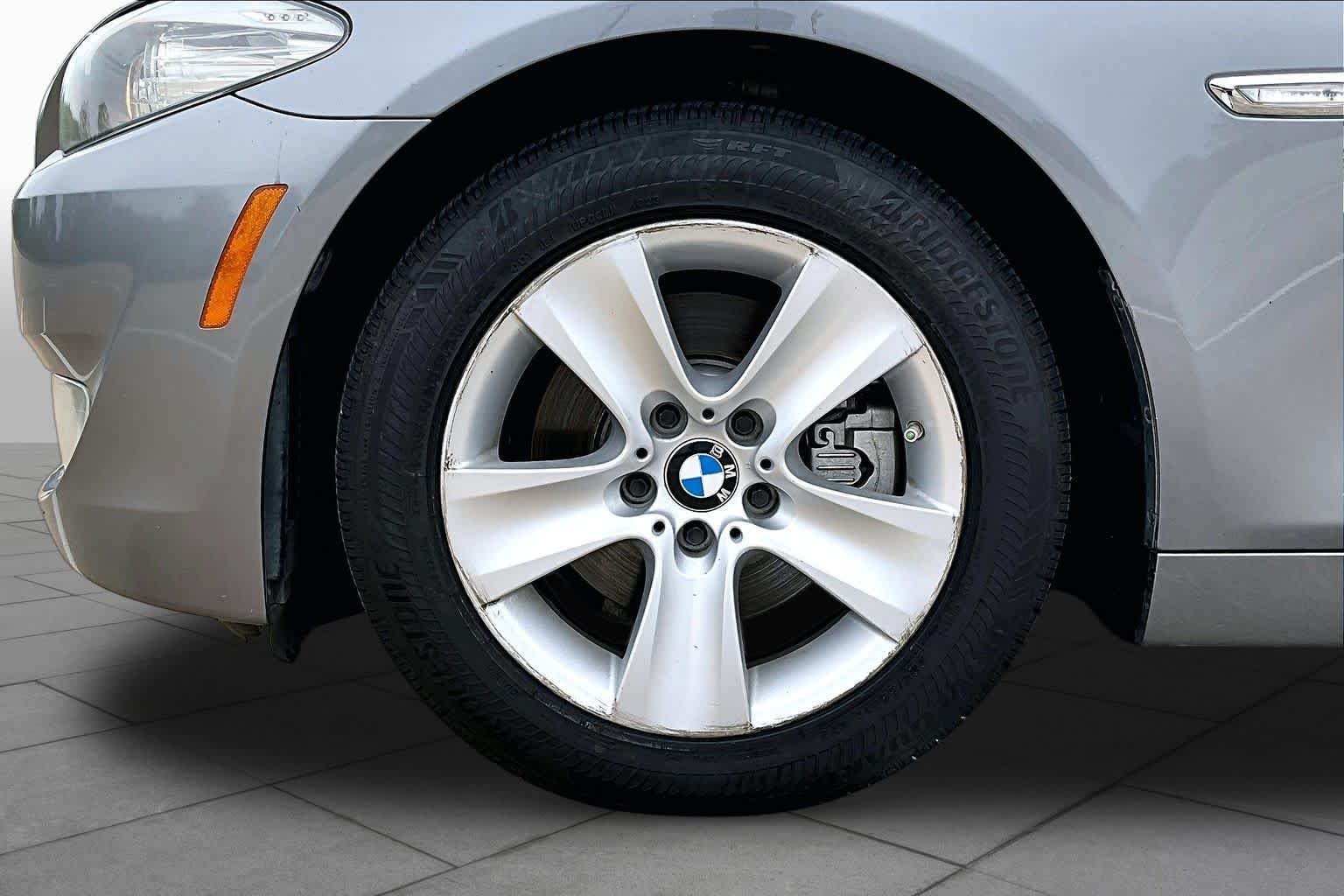 Used 2011 Space Gray BMW 528i image 10