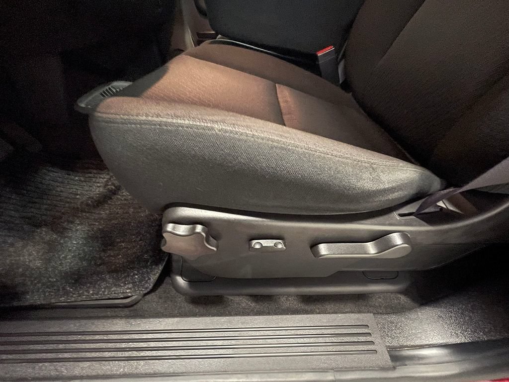 Used 2011 FIRE RED GMC SLE image 60