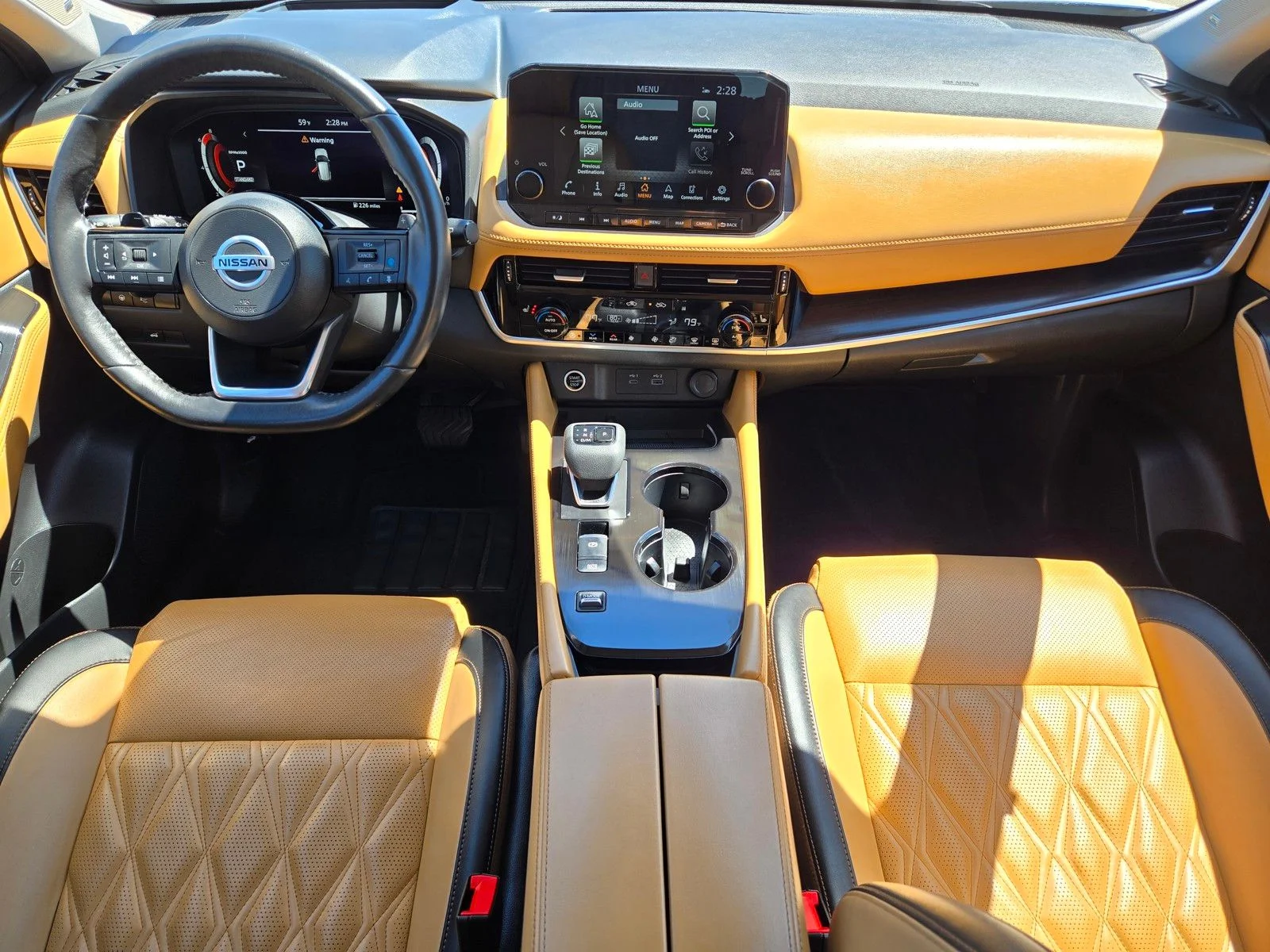 Used 2021 Pearl White Tricoat Nissan Platinum image 17