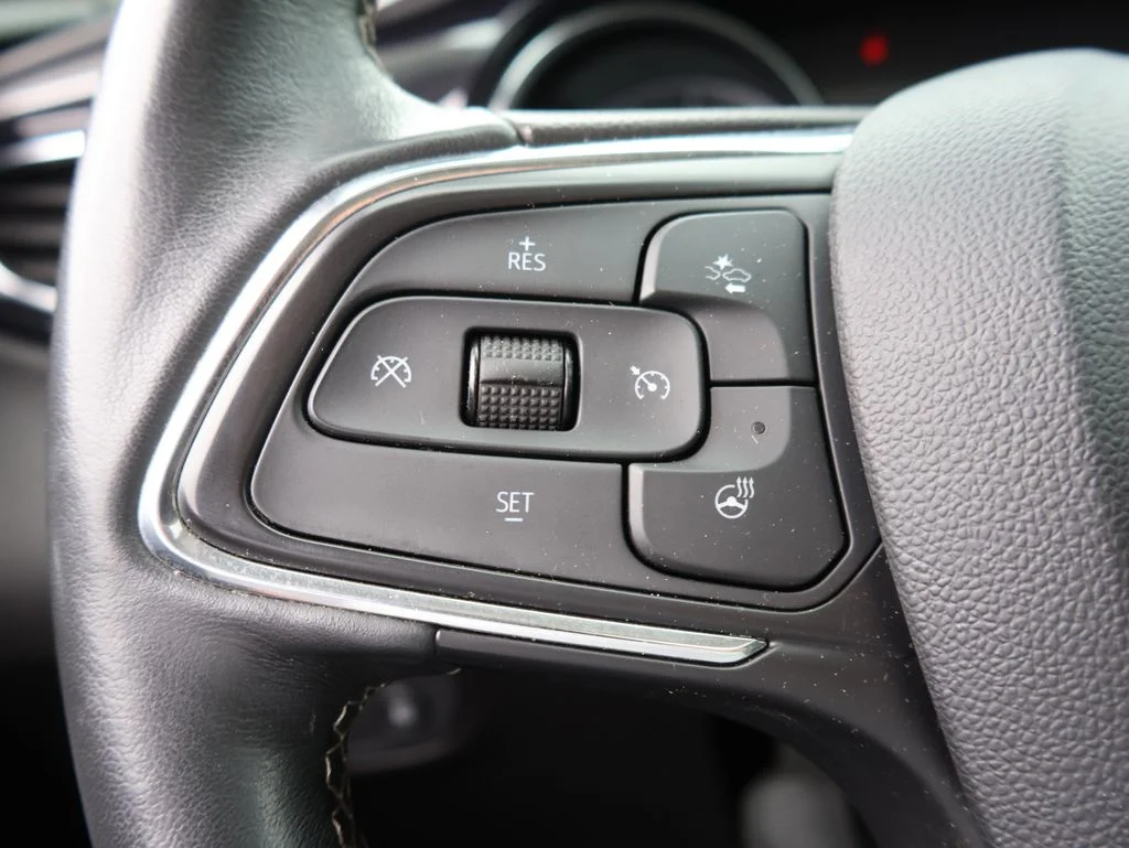 Used 2023 White Buick Essence image 27