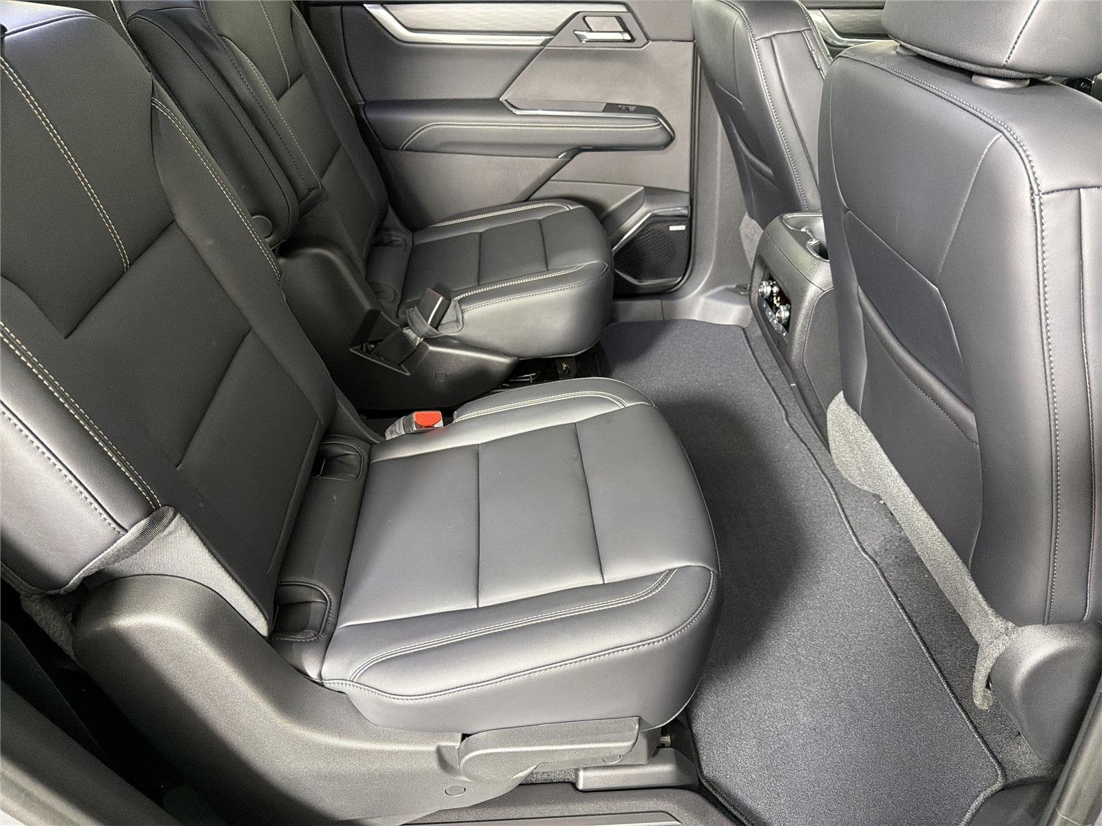 2026 GMC Acadia Elevation - Photo 15