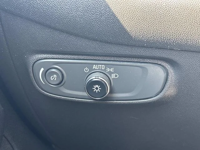 Used 2022 Black Chevrolet LT image 25