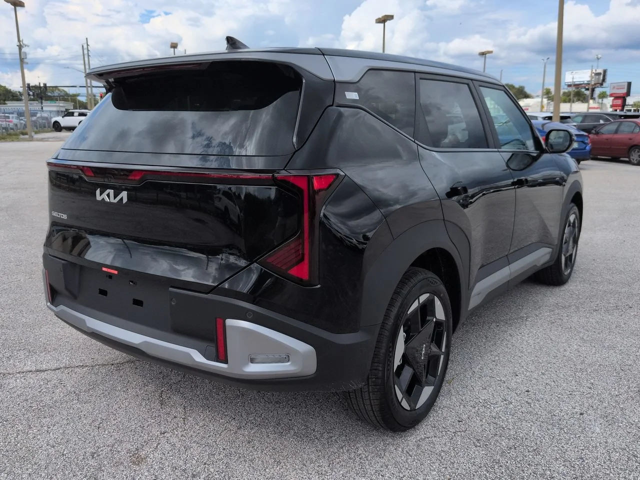 New 2027 Aurora Black Pearl Kia EX image 4