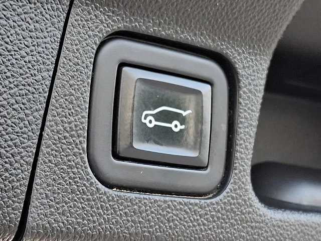 Used 2023 Blue GMC AT4 image 31