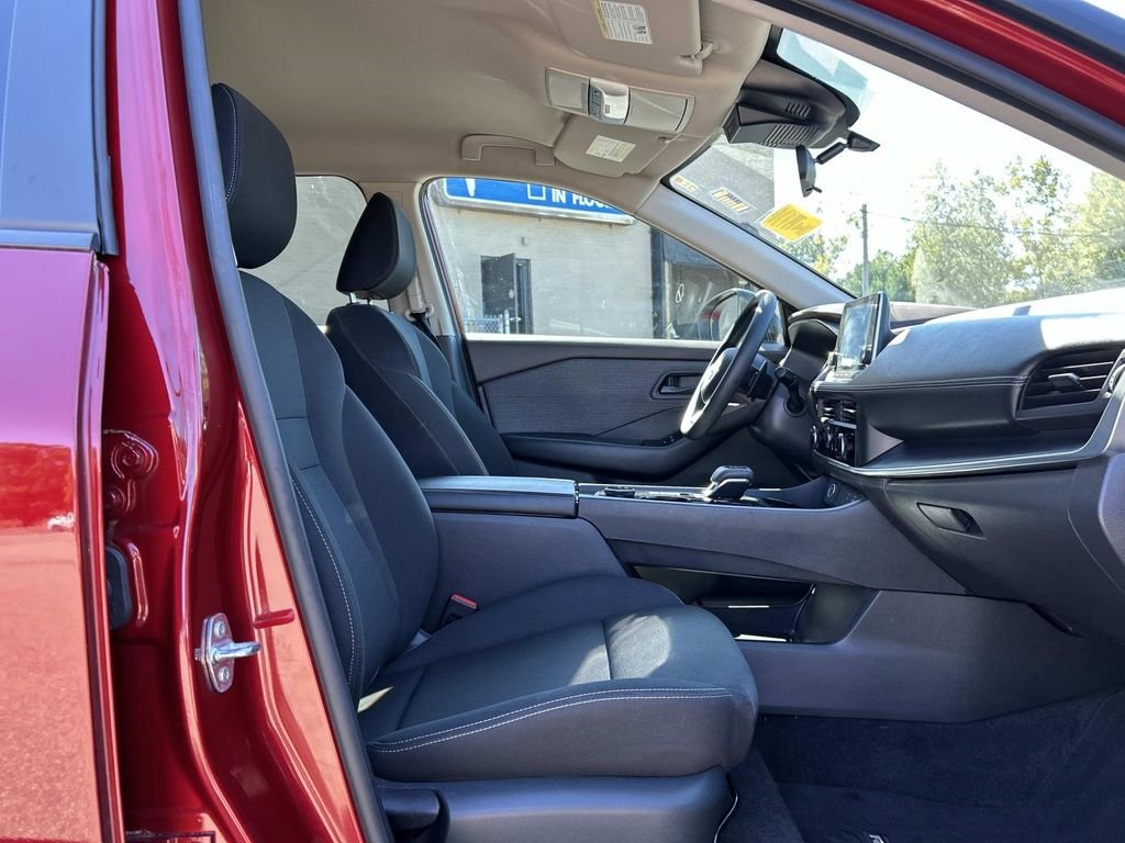 Used 2023 Red Nissan S image 18
