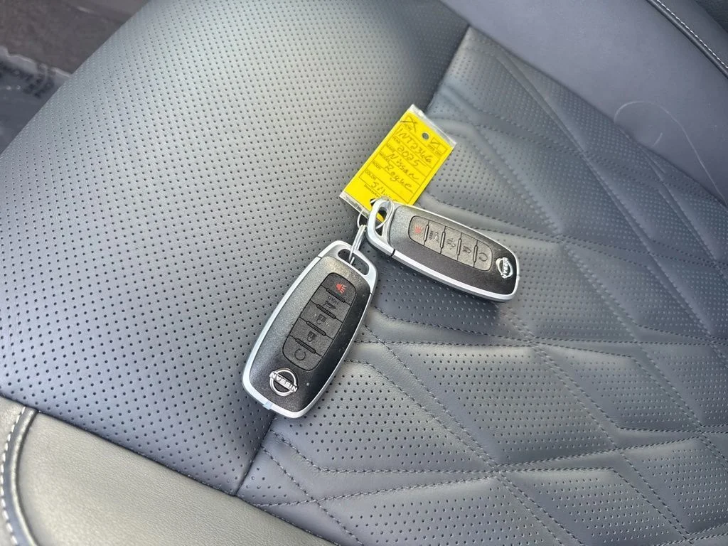 Used 2025 Gold Nissan Platinum image 36