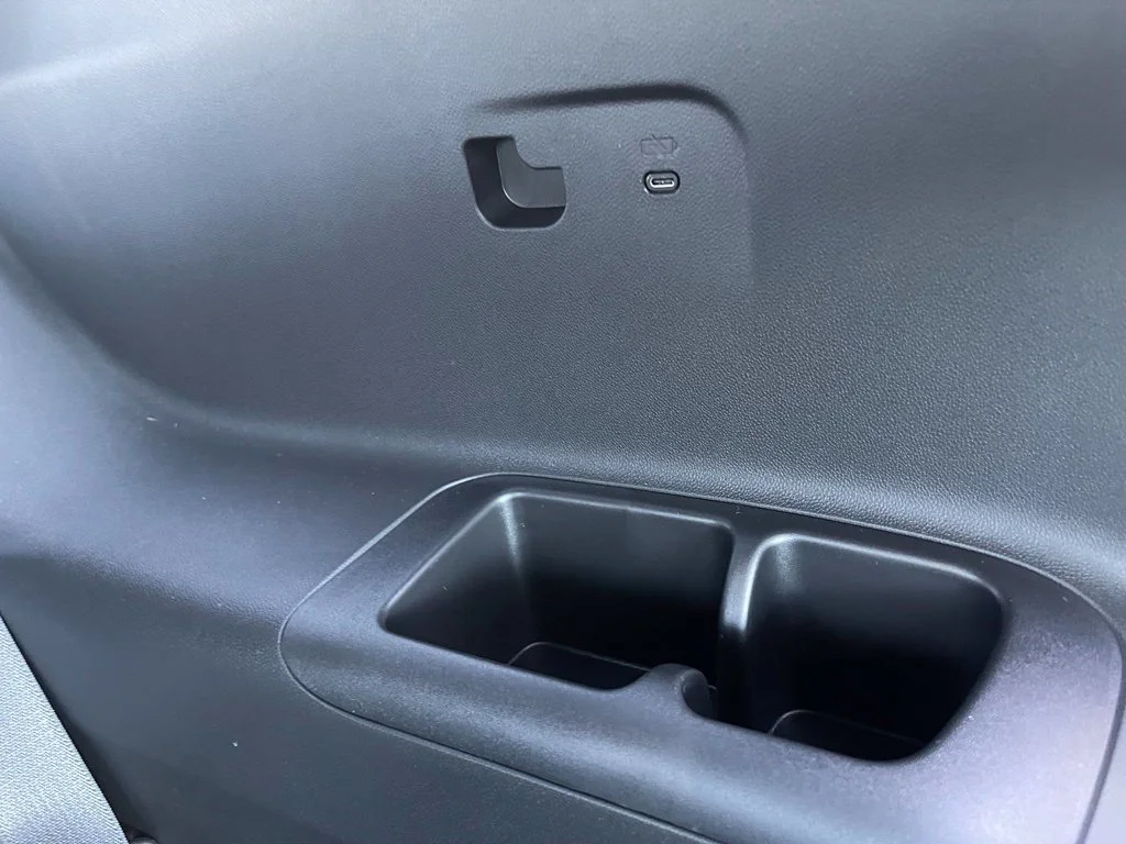 New 2027 Polar White Tricoat Chevrolet LT image 28