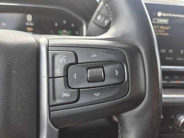 Used 2025 Summit White GMC SLT image 14