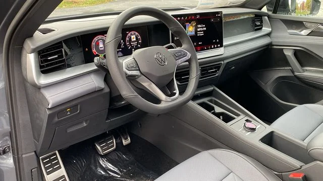 2026 Volkswagen Tiguan SE R-LINE BLACK - Photo 11
