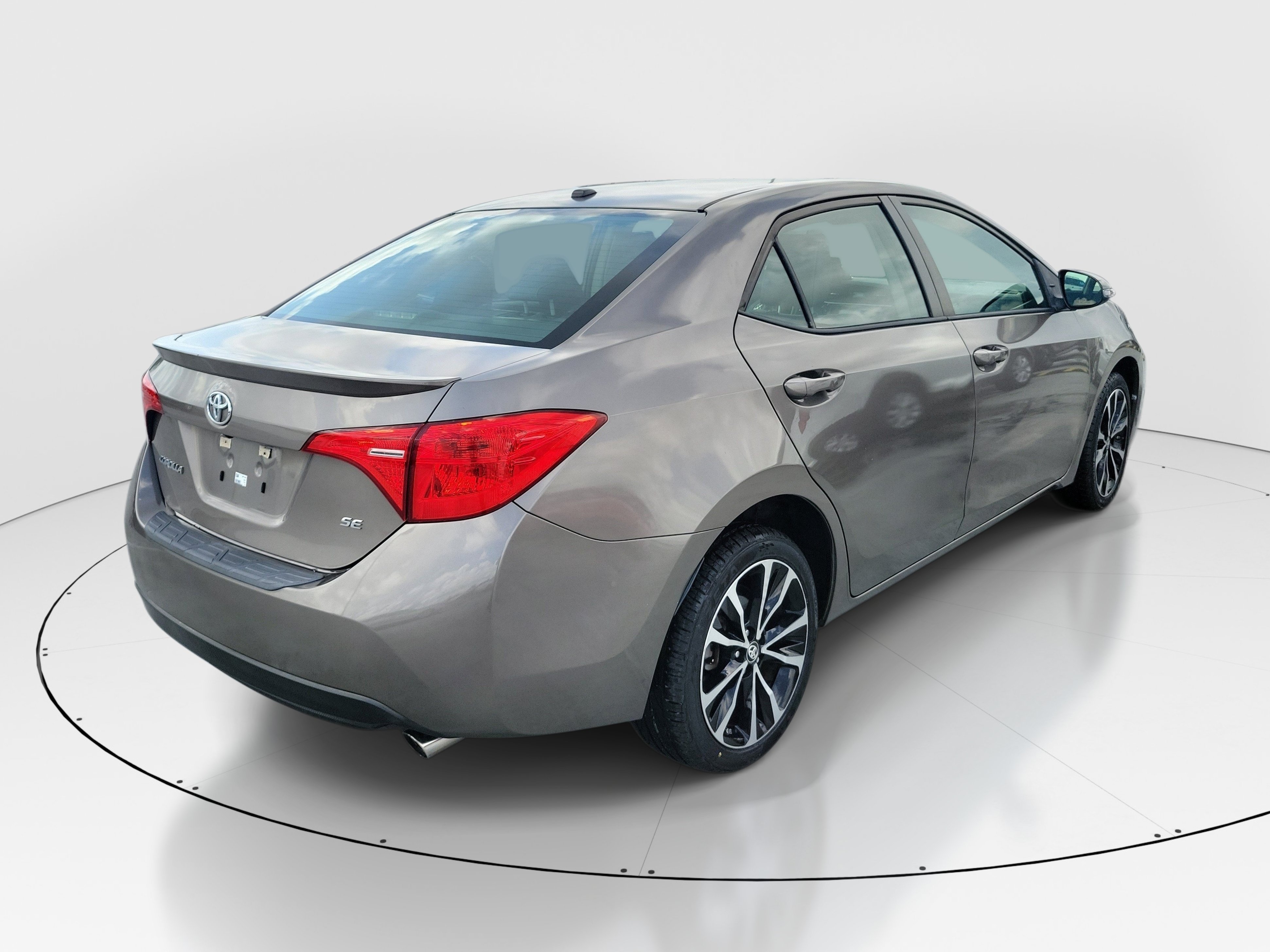 Used 2017 Gray Toyota L image 6