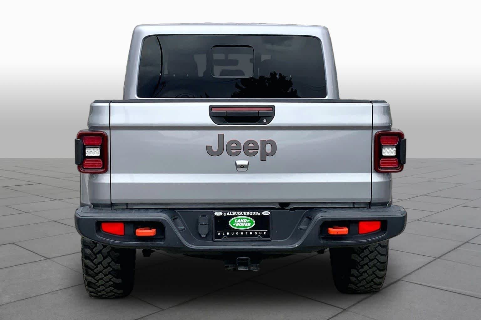 Used 2021 Billet Silver Metallic Clearcoat Jeep Mojave image 5