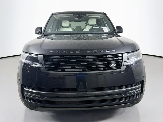 New 2026 Santorini Black Land Rover SE image 2