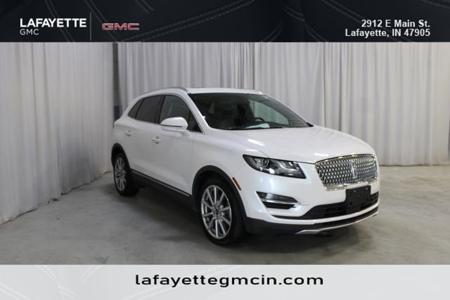 Used 2019 White Lincoln Reserve image 1