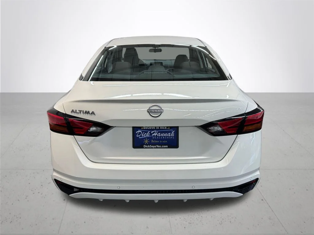 Used 2024 White Nissan 2.5 S image 5