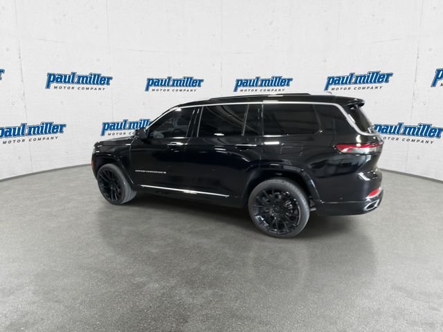 Used 2021 Diamond Black Jeep Summit image 8